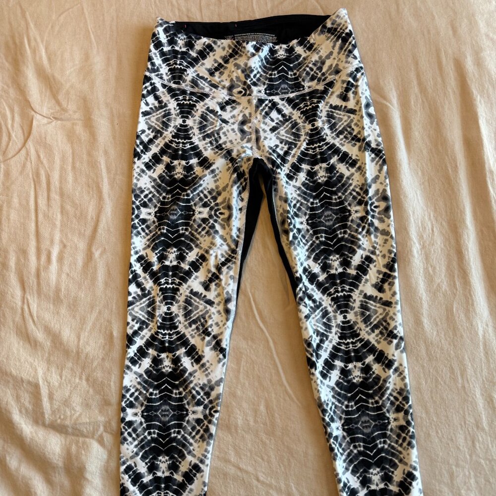 Victoria's Secret VSX Sport Leggings - M/M Short